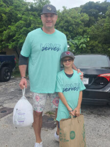 love serves homes united parentsa love helping the community thanksgiving 2022 22 care