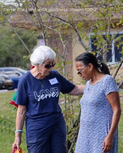 Val Praying Love Serves Feed The Block HomesUnited Ministries (1)