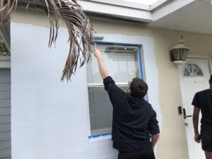 The homeless Projects high school painting volunteers1